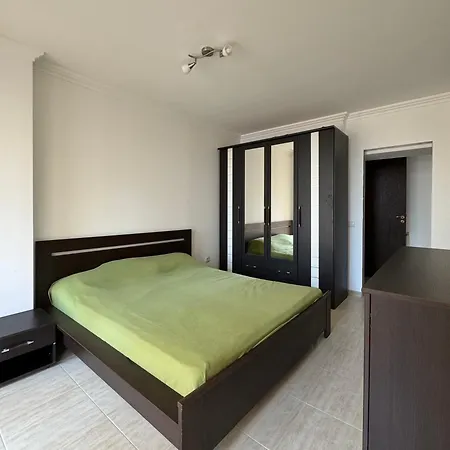 Apartment Arena 2 *